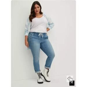 Torrid Pull-On Boyfriend Straight Super Soft Mid-Rise Jean Size 5X Plus